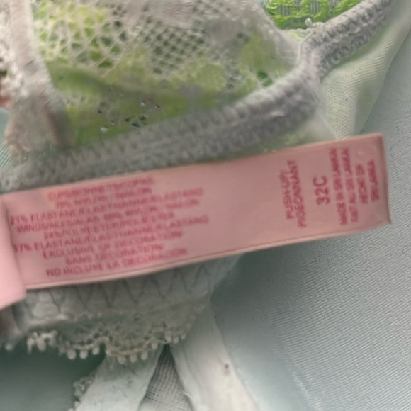 Victoria’s Secret Push up Pigeonnant Lace Bra Size 32C - Picture 5 of 7